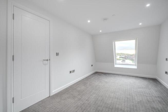 2 bed Flat to rent Image 11