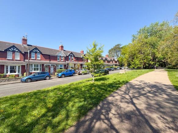 Bicycle path opposite the house 