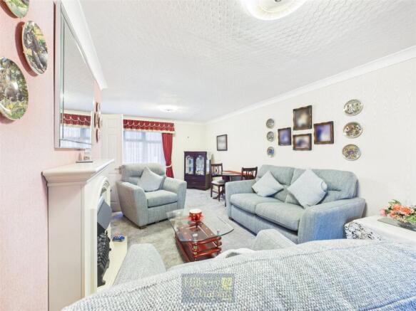 Ardleigh, Basildon, Essex, SS16 photo 4