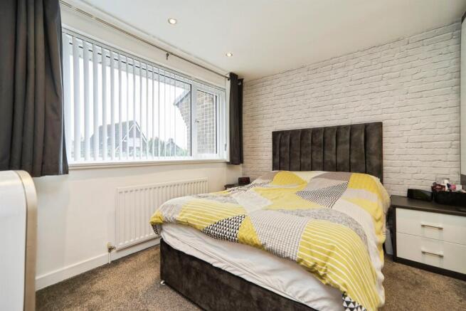 3 bed Semi-Detached for sale Image 11
