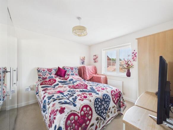 4 bed Detached for sale Image 5