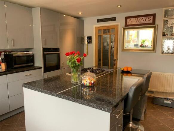 Kitchen/Breakfast Room