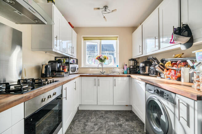 1370133-6-68ff418...