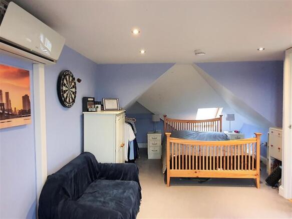 7 Glenhurst Avenue loft bedroom.jpg