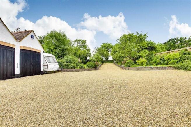 DETACHED DOUBLE GARAGE
