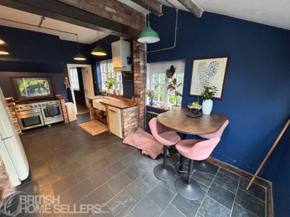 5 bed Terraced for sale Image 4