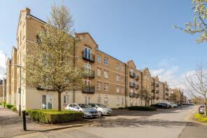 50, Masters House, Coxhill Way, Aylesbury HP21 8FJ
