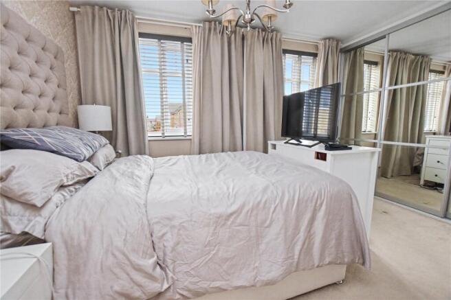 4 bed Semi-Detached for sale Image 11