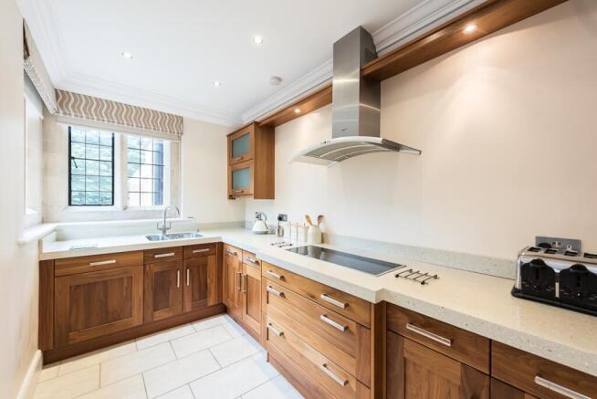 7-framewood-manor-16