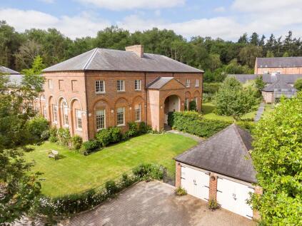 Mold Road, Denbigh, LL16