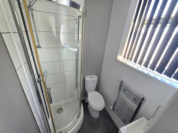 1 bed House Share to rent Image 5