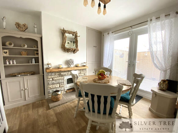 3 bed Semi-Detached for sale Image 9