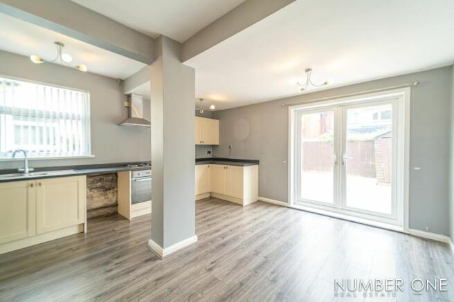 Kitchen/Dining & Family Room