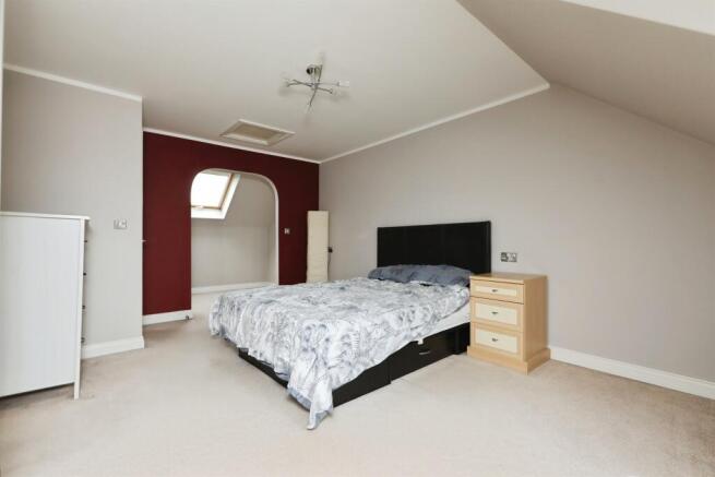 4 bed Terraced for sale Image 10