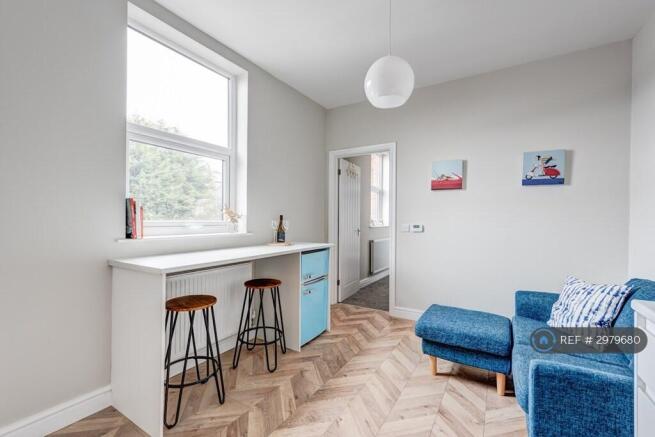 1 bed Flat to rent Image 4