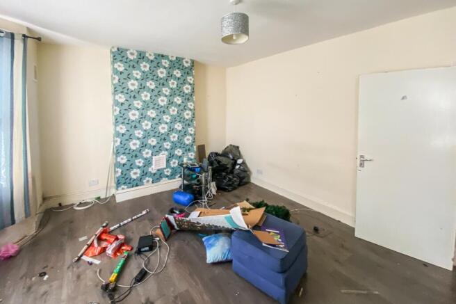 13b Winfrith Road, Earlsfield, London SW18 3BE