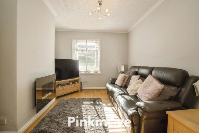 Greenmeadow Avenue, Newport photo 4