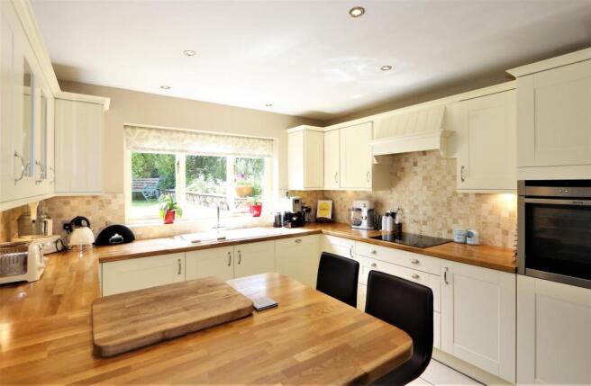 BREAKFAST KITCHEN