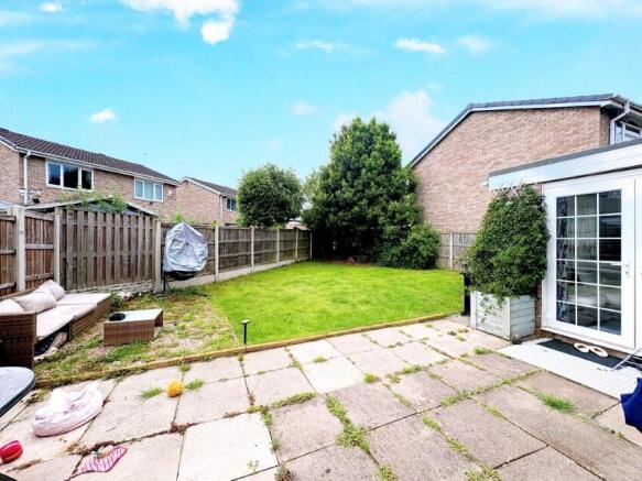 3 bed Detached to rent Image 12