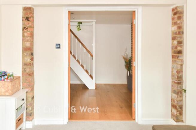 Crawley Road, Horsham, West Sussex photo 4