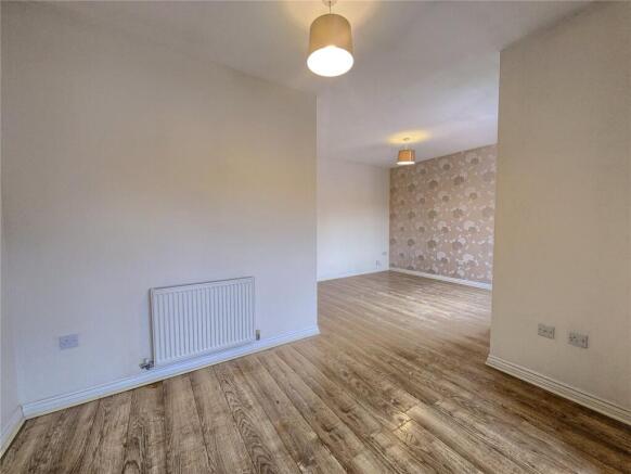 2 bed Flat to rent Image 4