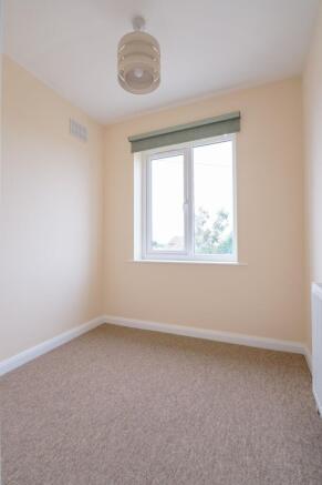 3 bed Semi-Detached to rent Image 9