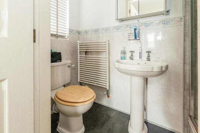 4 bed Link Detached House for sale Image 12
