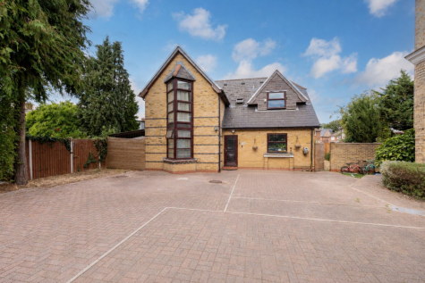 Raymond Road, Langley, SL3