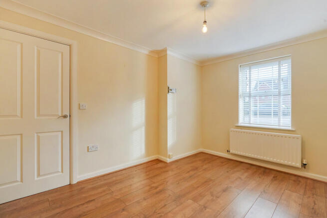 3 bed Town House for sale Image 11