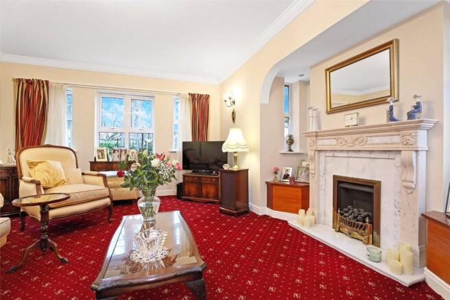 5 bed Detached for sale Image 9