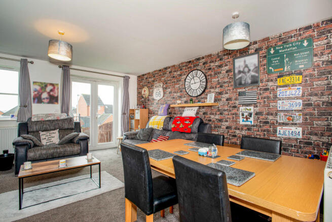 Lounge/Dining Room