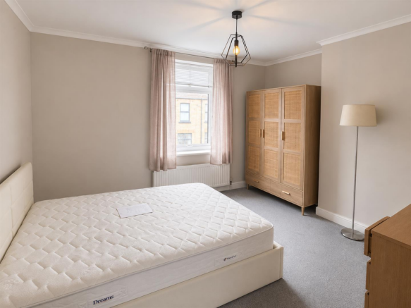 2 bed Terraced to rent Image 10