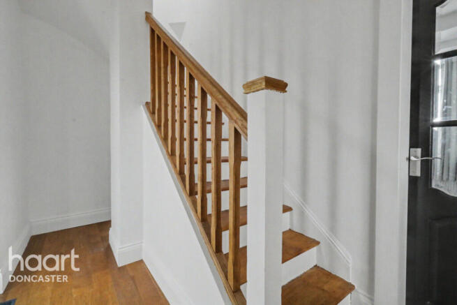 5 bed Detached for sale Image 5