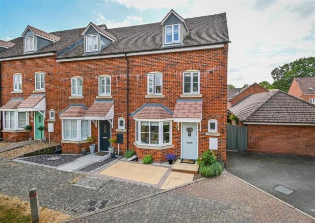 55 Rastrick Close-18.jpg