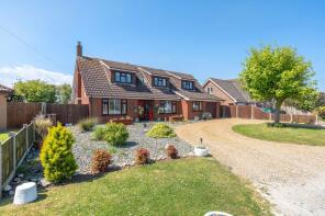 Hawthorn House, Penguin Road, Scratby, Great Yarmouth NR29 3NU
