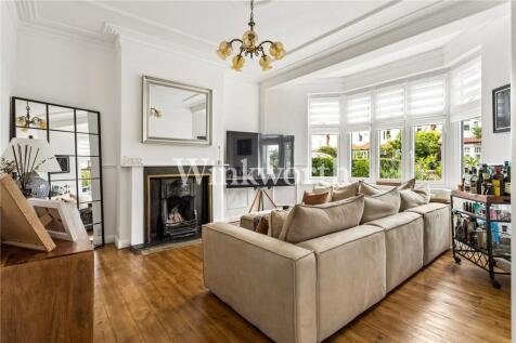 Hamilton Crescent, London, N13