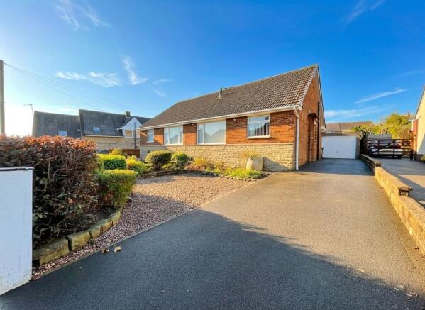 3 bed Semi-Detached for sale in huddersfield