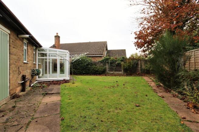 LANDSCAPED REAR GARDEN
