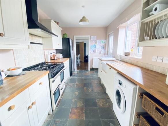Fitted Kitchen