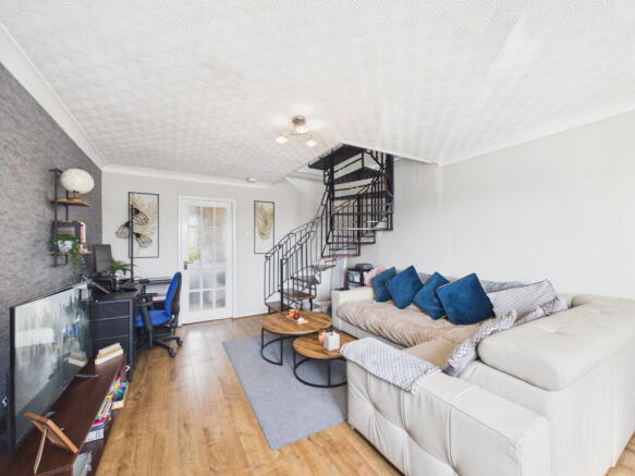 2 bed Semi-Detached for sale Image 11