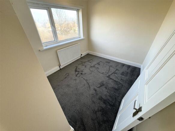 3 bed Semi-Detached to rent Image 5