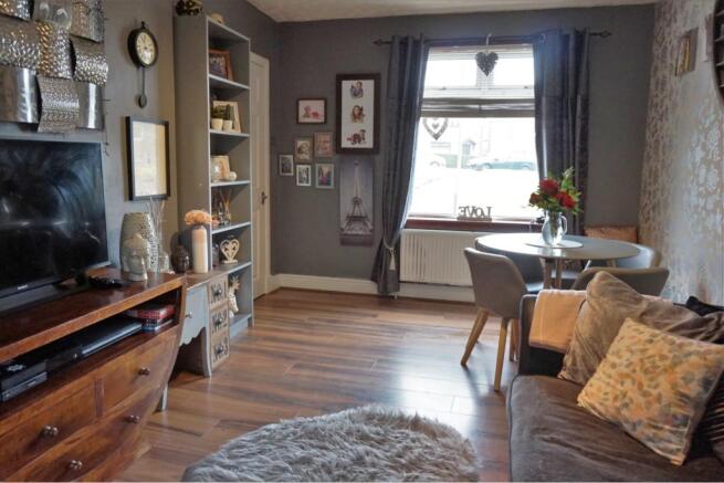 Lounge/Dining Room