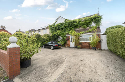 Stratton Lodge, 31 Highworth Road, Stratton, SN3