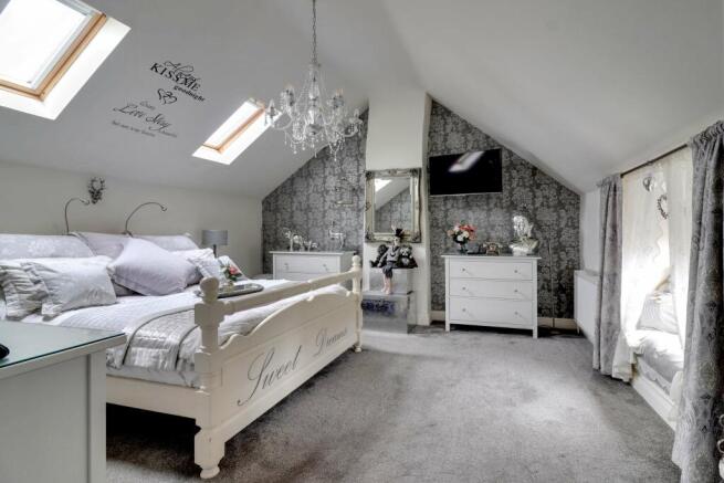 Bedroom 1 (Double)