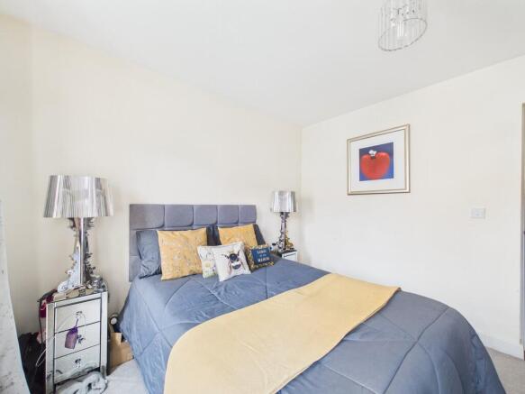2 bed Apartment for sale Image 11
