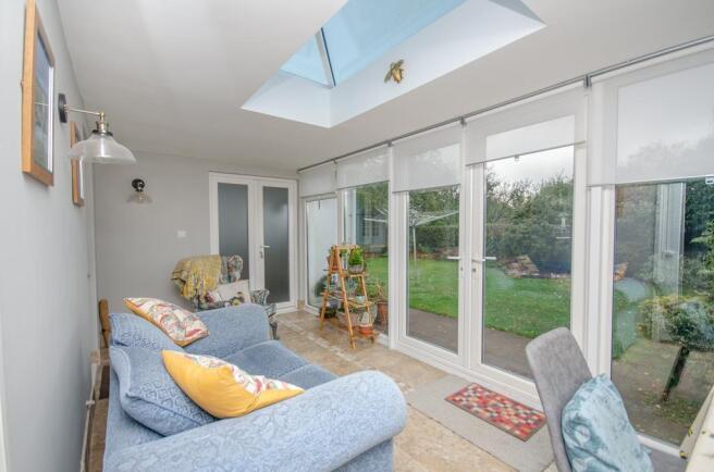 Sun room pic 1.jpg