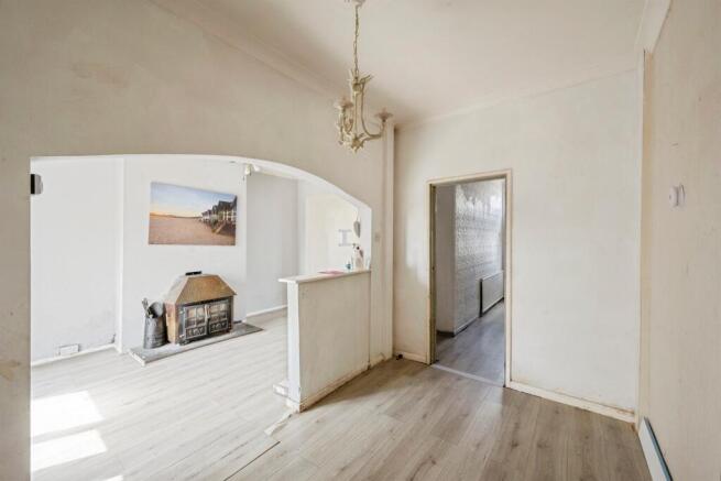 3 bed Terraced for sale Image 7