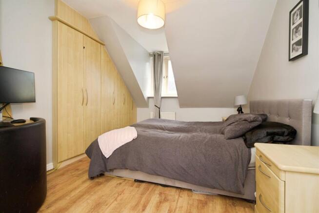3 bed Town House for sale Image 10