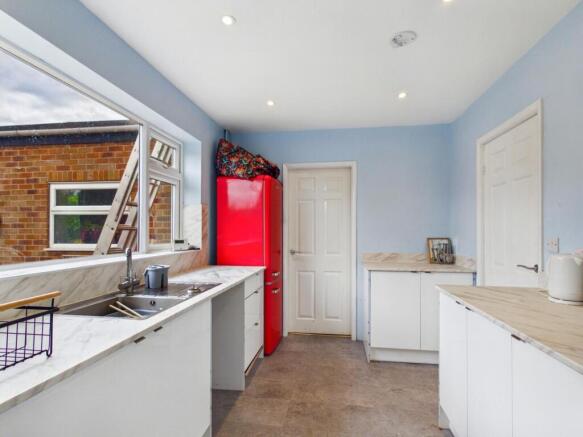 4 bed Detached for sale Image 10