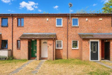 Robins Close, Uxbridge, UB8